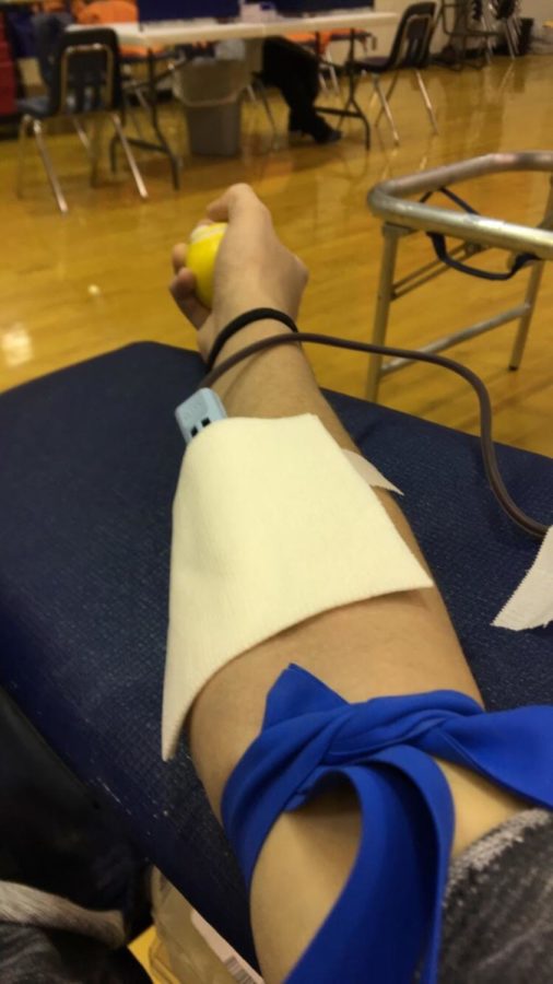 McLean+Students+participate+in+Blood+Drive