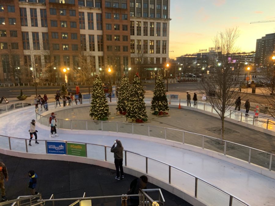 Beautiful views of the figure-8 shaped ice skating rink in Canal Park.