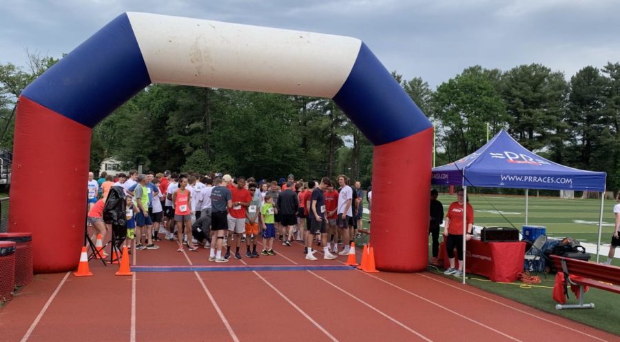 Many members of the McLean community came to run the 5k last saturday morning. (Photo courtesy of Tzeitel Barcus).














