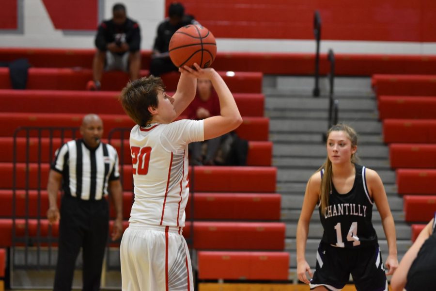 Senior+co-captain+Elizabeth+Dufrane+shoots+a+free+throw+after+being+fouled.+This+shot+was+one+of+her+total+of+28+points+that+game.