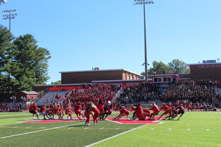 McLeans juniors and seniors participate in an intense battle of tug-of-war. After a few seconds of struggle, the seniors were able to claim a victory. 