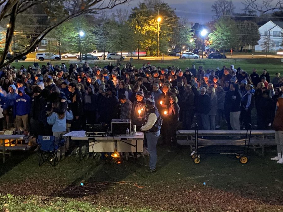 Members+of+the+Arlington+community+gather+in+support+of+Braylon+Meade%2C+honoring+his+life+by+candlelight.