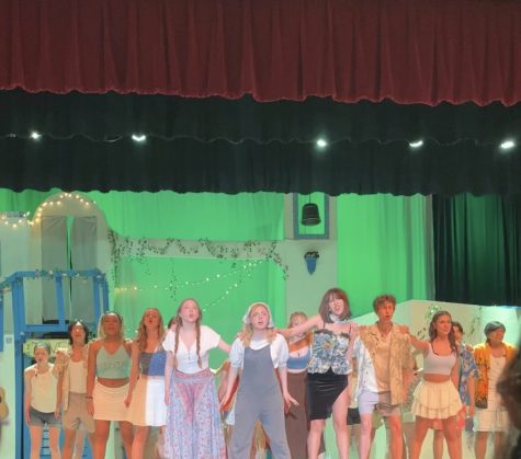 Im Dancing, Queen: TheatreMcLeans Mamma Mia! is a hit