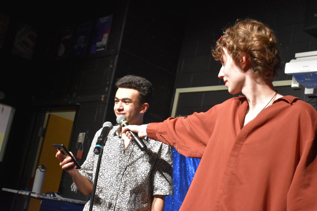 Seniors Rafik Hanna and Nathan Bass host the March TheatreMcLean No Shame. The event gives theater students a chance to express themselves artistically without judgement.