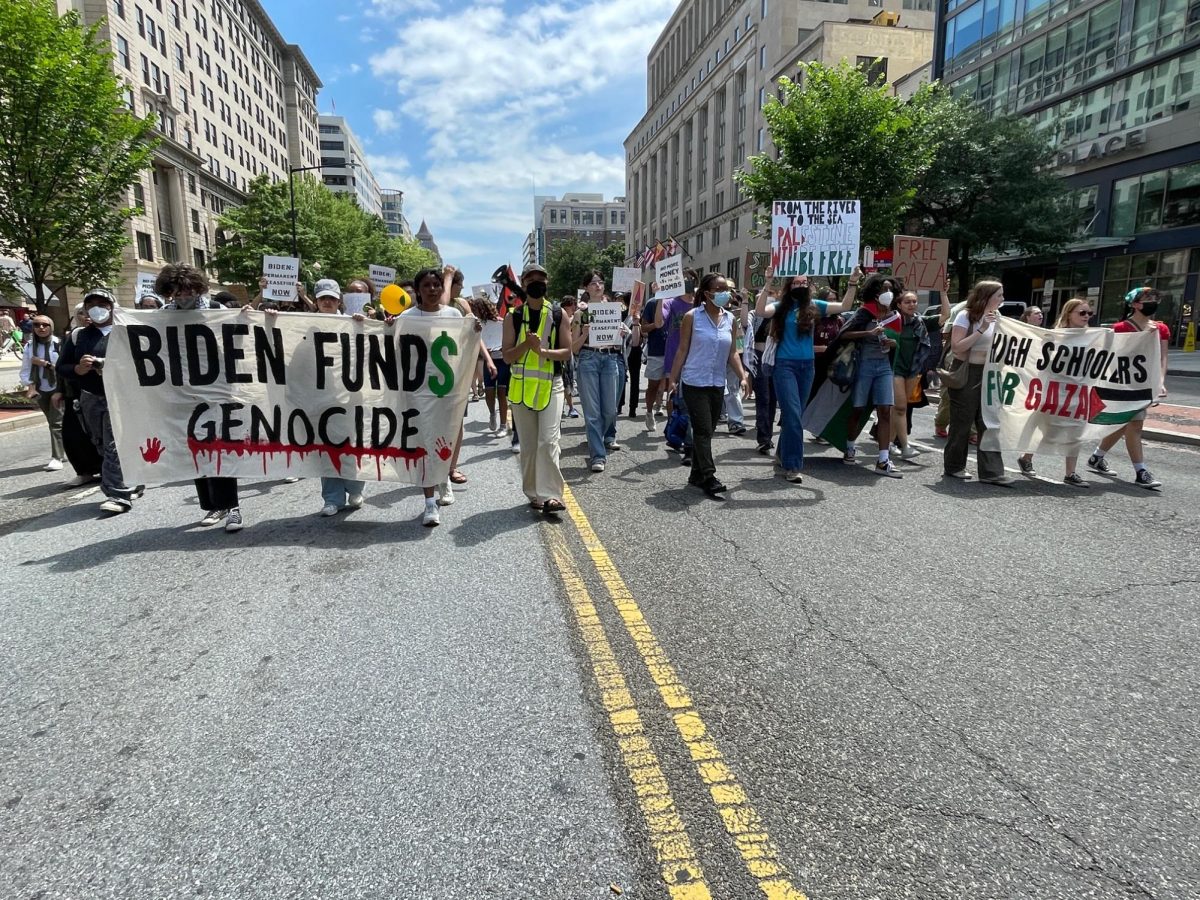 Students from the DMV area march towards the White House as part of a protest for Gaza. The protest attracted several police officers, who guided traffic and kept watch over the protest.