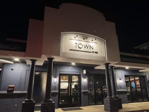 Town, the new neighborhood bistro aimed to create an environment where customers can eat good food, enjoy nice drinks, and spend time with friends without having to leave McLean. 