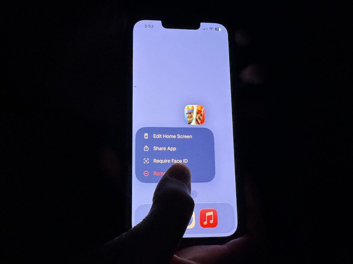 Many people face the decision to delete Clash Royale or hope it returns to its original form. 